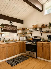 Beautiful Light-Filled Cabin in Crestline Woods - Image 2