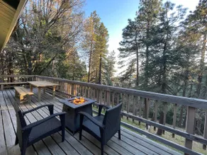Beautiful Light-Filled Cabin in Crestline Woods - Image 4