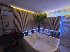 Steam room, Jacuzzi, sauna - Image 3