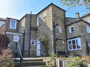 Garden View Apartment - Image 2