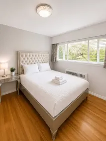 South Vancouver Haven – 3 BD Family Home - Image 2