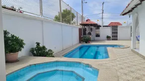 Pool, jacuzzi, grill. 2 blocks from the sea! - Image 4