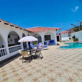 Pool, jacuzzi, grill. 2 blocks from the sea! - Image 2