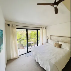 Quiet, Top-Floor Suite with A/C and Great Views - Image 3
