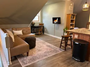 Cozy Loft Getaway | Near Gettysburg and Harrisburg - Image 5