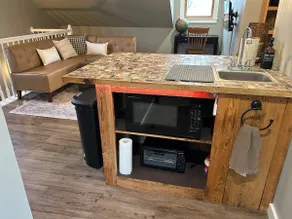 Cozy Loft Getaway | Near Gettysburg and Harrisburg - Image 2