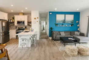 NEW! 🌟🌟🌟🌟🌟Large Luxury apartment, with EV charger. - Image 2