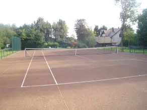 Family Villa – Swimming Pool, Tennis Court & Private Park - Image 3