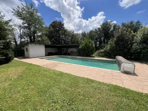 Family Villa – Swimming Pool, Tennis Court & Private Park - Image 5
