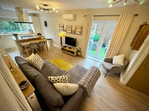 Stylish Margate Duplex Private Terrace Air-Con - Image 4