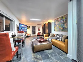 GORGEOUS BAYSIDE BUNGALOW WITH PRIVATE TERRACE - Image 2