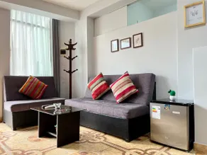 Cozy & Centric Apartment in great location! - Image 2