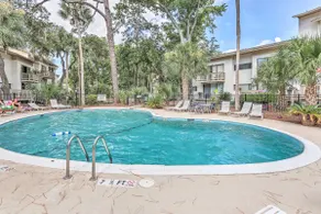 Patio & Walk to Beach: Hilton Head Island Townhome - Image 2