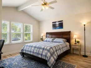 Spacious, quiet resort style home - Image 5
