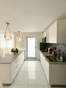 Beautiful modern apartment close to airport and the beach - Image 3