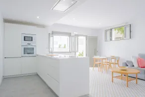 Apartment 4 - Image 2