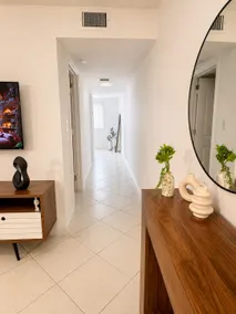 Modern Condo 2 BDR 2.5BT• Pool • Free Parking - Image 4