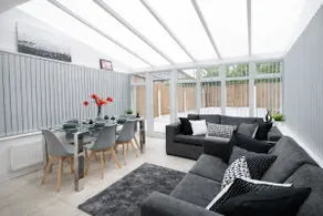 4 Bedrooms, 9 Beds Parkng Nottingham Serviced Acc. - Image 2