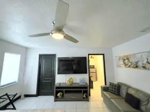 🌟NEW Miami Luxury Priv. Entrance Suite & Parking🌟💫 - Image 3