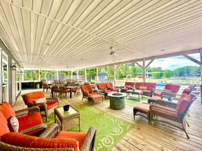 5 Star Lakefront home w/ pool & hot tub-Sleeps 40! - Image 4