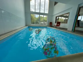 House with heated indoor pool (22 photos) - Image 2