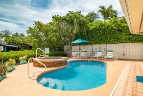 P13 - Loggerhead House 3 Bedroom Home with Private Pool - Image 2