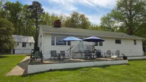8 Acre Waterfront Oasis! Pets are Free! 140ft Pier - Image 2