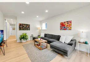 Royal Oak! Lovely Single Story Home- 4 beds/Deck! - Image 3