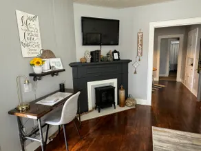 Charming Foxhollow Cottage 1 Bedroom with King Bed - Image 5