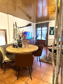 Rustic duplex in Plaza Mayor of El Pont de Suert - Image 2