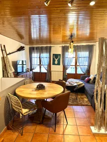 Rustic duplex in Plaza Mayor of El Pont de Suert - Image 4