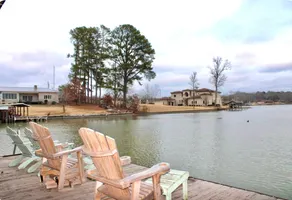 Waterfront Lake House on Wilson Lake - Image 2