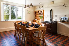 Downhouse Farm, grade II listed Cotswold farmhouse - Image 4