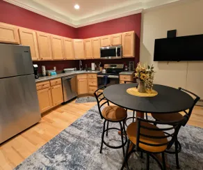 Downtown Executive Suite-2nd floor - Image 4
