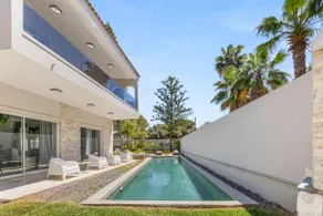 Luxury Villa with Pool, BBQ & Garden in Vouliagmeni - Image 3