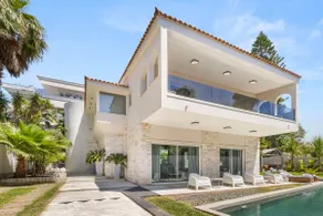 Luxury Villa with Pool, BBQ & Garden in Vouliagmeni - Image 2