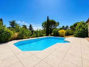 Large Villa + pool 10 min from the city center! - Image 3