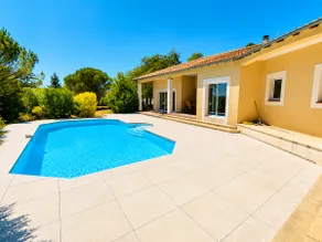Large Villa + pool 10 min from the city center! - Image 2