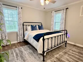 Cozy retreat - Entire Home Near Bethel University - Image 5