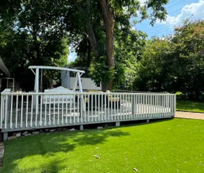 Tempurpedic beds, walk to food, fenced turf yard. - Image 2