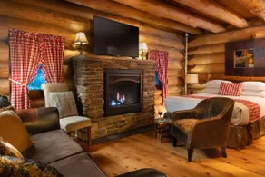 A Family Size Log Cabin in Leon Valley - Image 2