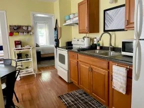 1 Bedroom with Extra Amenities, Quiet Neighborhood - Image 2
