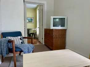 1 Bedroom with Extra Amenities, Quiet Neighborhood - Image 3