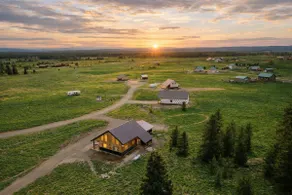 Dew Drop Inn Luxury Cabin+4Bedrms+WiFi+Hot Tub+AC - Image 5