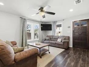Southtown, close to downtown, with a pool! - Image 3
