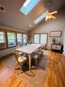 4 BDRM Lakeside Neighbours - Image 4