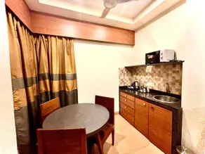 luxe Serviced Apartments with Pool for upto 12 - Image 4