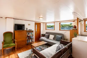 Unique Barge Stay, Terrace, Heating - Image 2