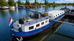 Unique Barge Stay, Terrace, Heating - Image 4