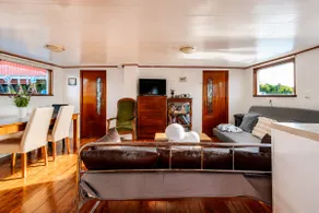 Unique Barge Stay, Terrace, Heating - Image 5